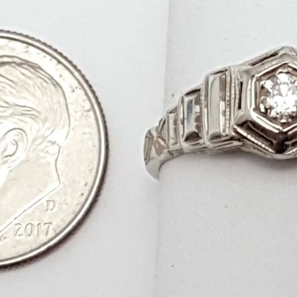 Vintage 18K Solid White Gold Ladies Designer Diamond Wedding Engagement Ring